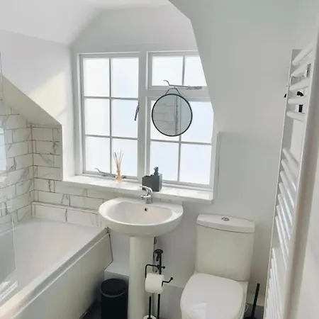 Captivating 2-Bed House In Nettleham Lincoln Extérieur photo
